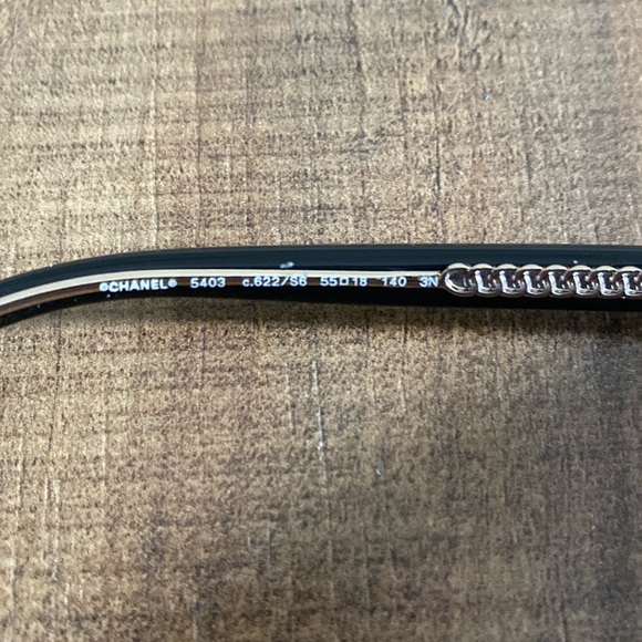 CHANEL Women’s Black Classic Round Sunglasses with gold detailing - Picture 16 of 16